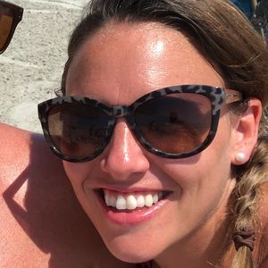 Meet your Posher, Christine